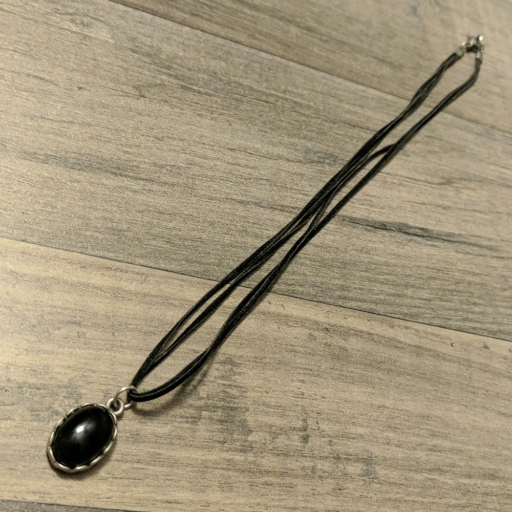 Necklace black velvety cord